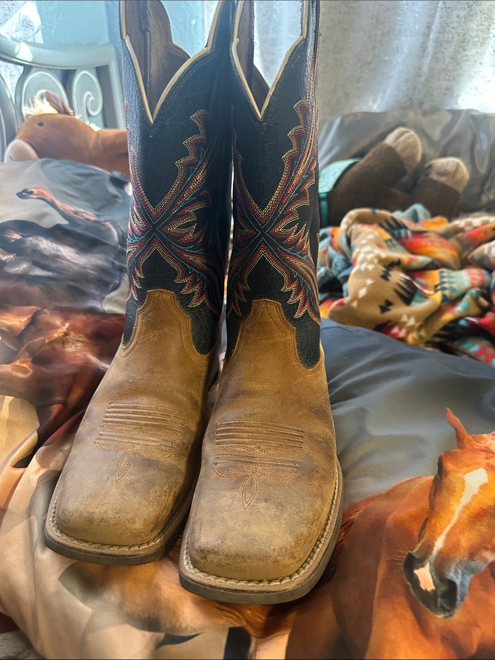 Woman Brown ariat Leather Western Cowboy Boots - Multicolor Stitching